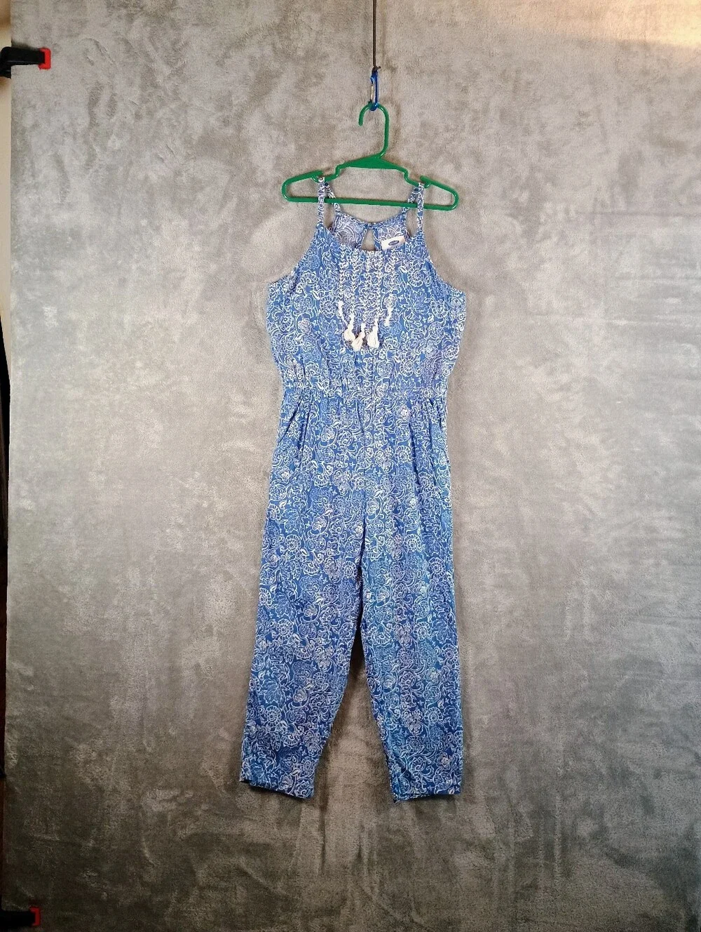 Old Navy Girls Sleeveless Blue and White Floral Paisley Jumper Size Medium EUC